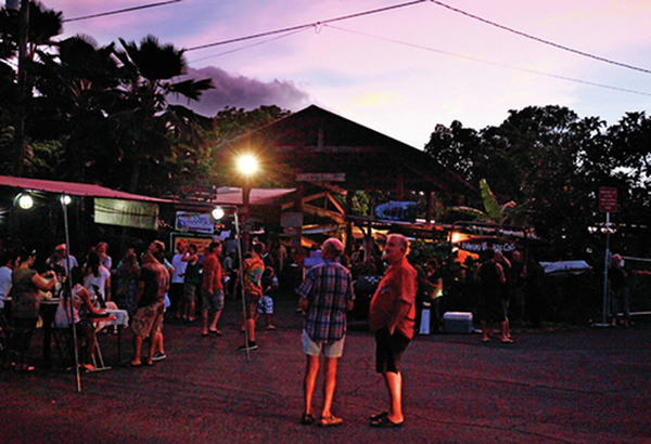 在UFO降落场建成后,当地还举行了落成典礼,超过200人参加了落成典礼。