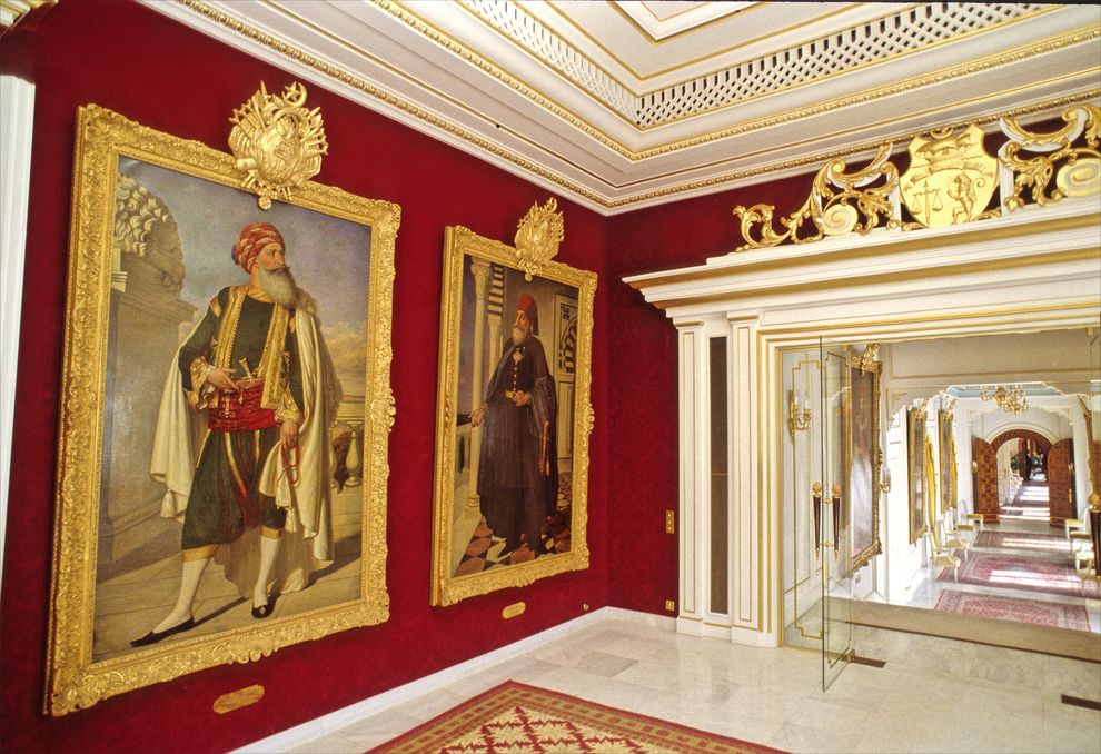 ���򣮰��ȶ����࣮���Zine el-Abidine Ben Ali��ͳ��ͻ��˹����23��