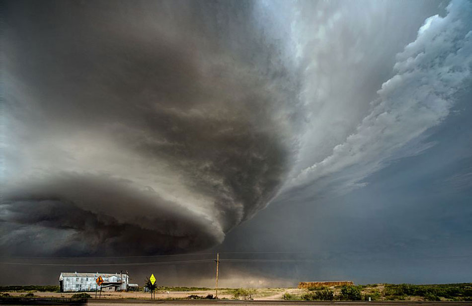 ���ص�����51���Ͽ�������һ������UFO�ĳ����ͷ籩