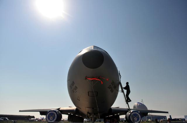 马航MH17航班被击落:为什么客机未能装备反导弹系统?