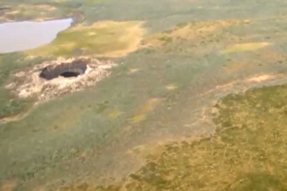 俄罗斯西伯利亚亚马尔半岛“末日天坑”内部结构曝光