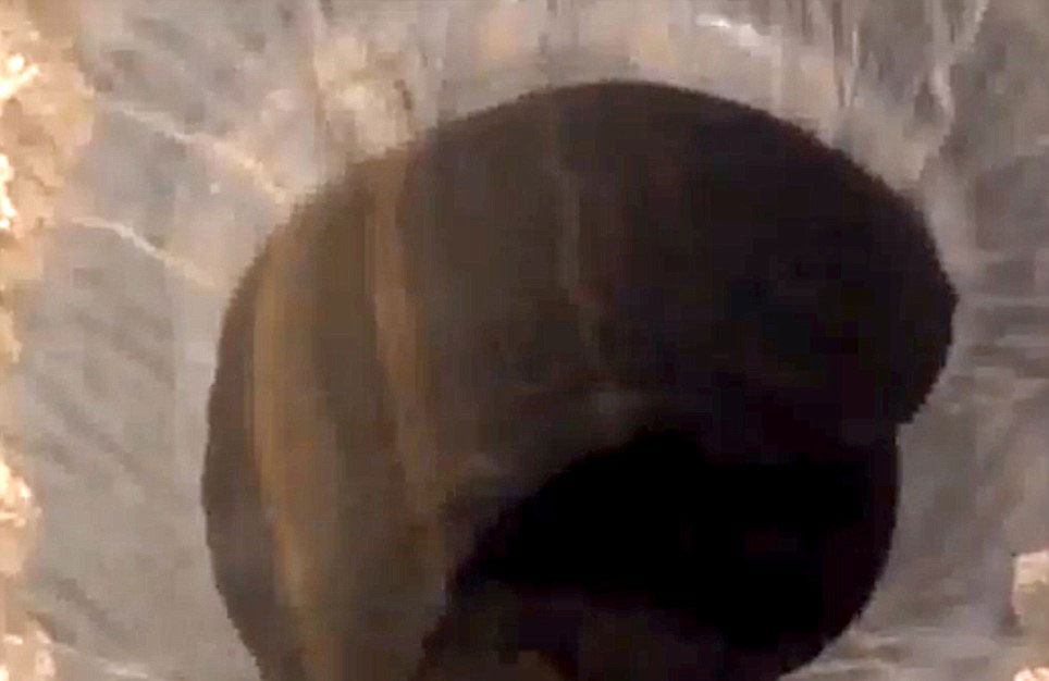 俄罗斯西伯利亚亚马尔半岛“末日天坑”内部结构曝光