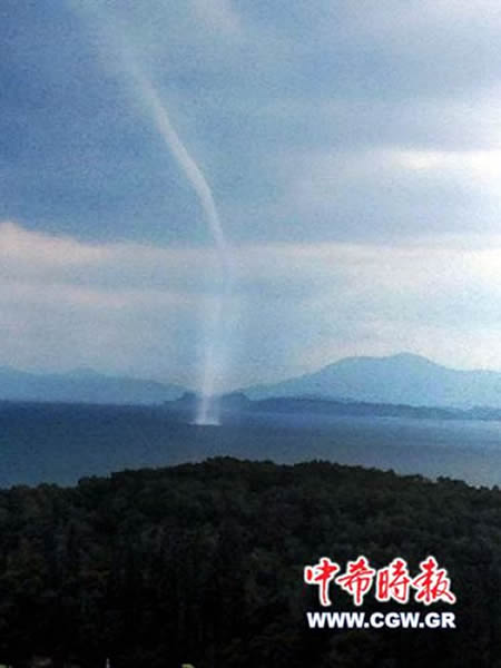 �й��ο���ϣ������ʤ������һ�麣����������Ƭ