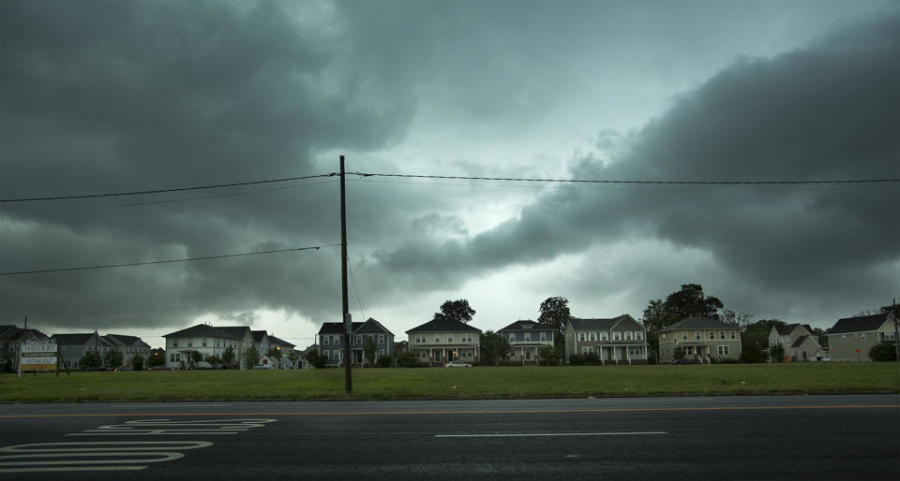 һ��������Ϯ������������������һ��ҰӪ��