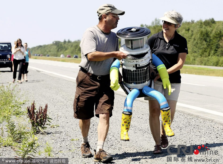 ˾hitchBOT