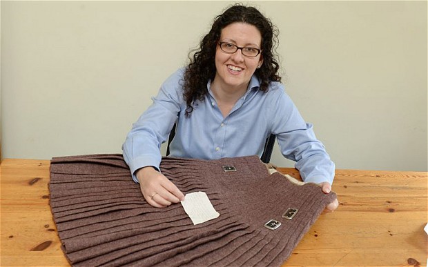 英国祖传的一次世界大战士兵苏格兰裙拆线时意外发现百年情书