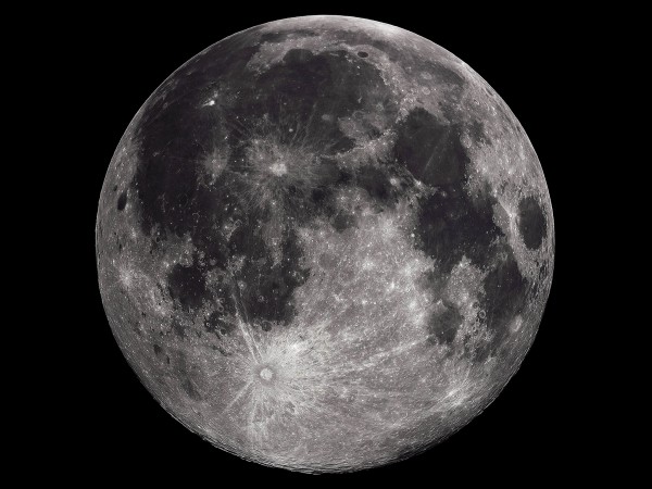 40亿年前至20亿年前的大规模火山活动使得月球质量的分布不再均匀