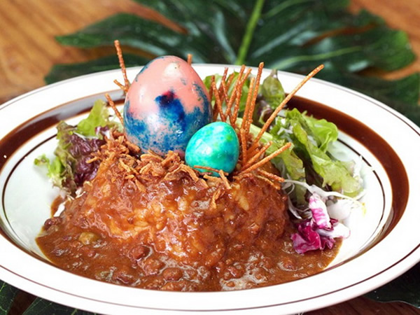 将日式咖喱饭做成恐龙窝形状