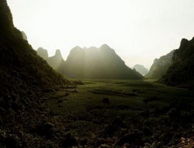 中国广西境内最新挖掘发现早期人类牙齿化石,其历史可追溯至7万-12.5万年前,这是早期现代人类迁徙至亚洲东部的可靠证据。