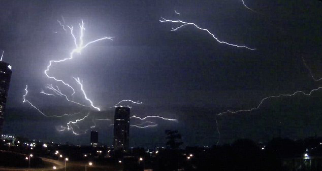 �����¿���˹�����ױ�����Ϯ�� ��˹���Ͽ����绮��ҹ��