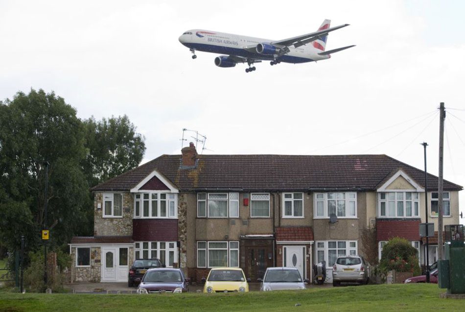 英国公认最喧闹的地方:伦敦豪恩斯洛区每天大量飞机低飞掠过