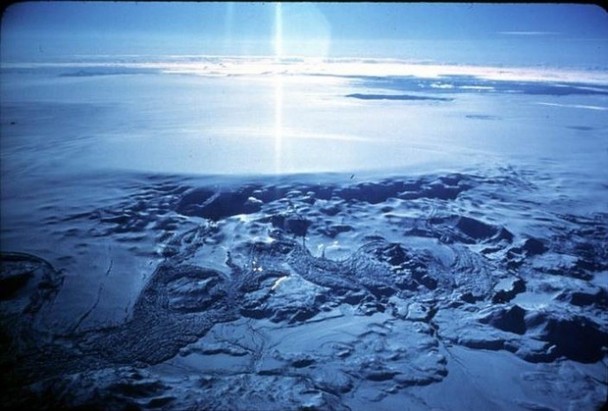 冰岛火山出现冰下火山喷发