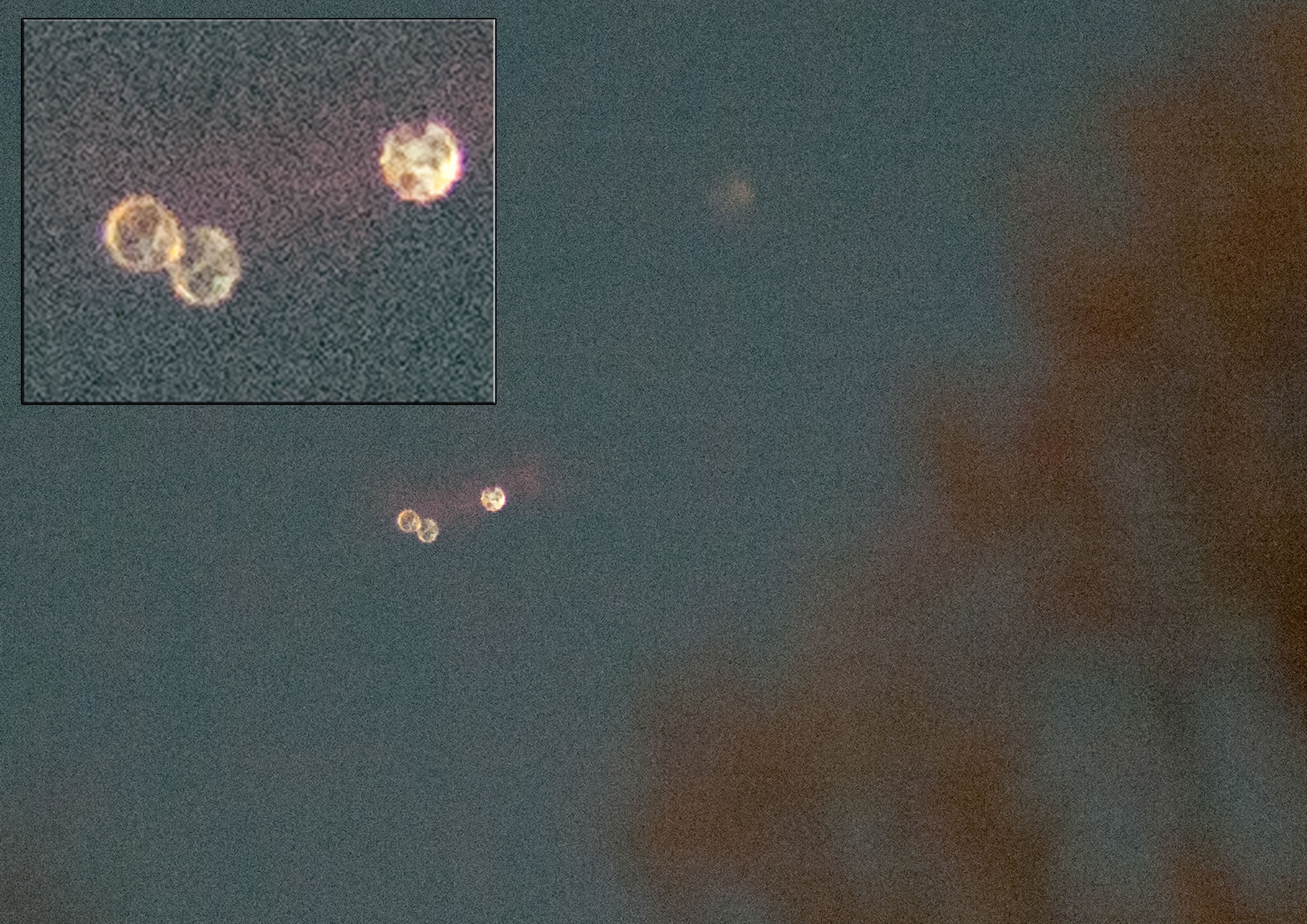 奥地利惊现五彩UFO舰队