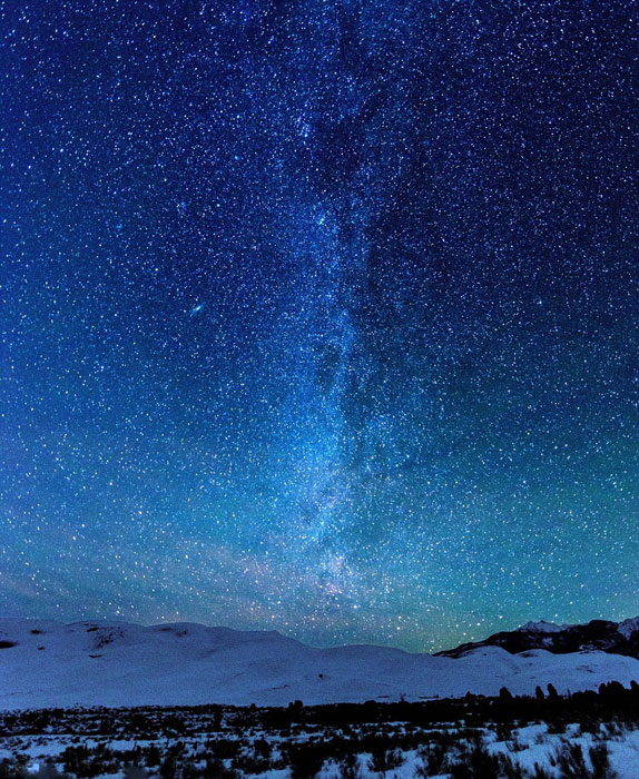 摄影师拍摄美国郊外的璀璨夜空