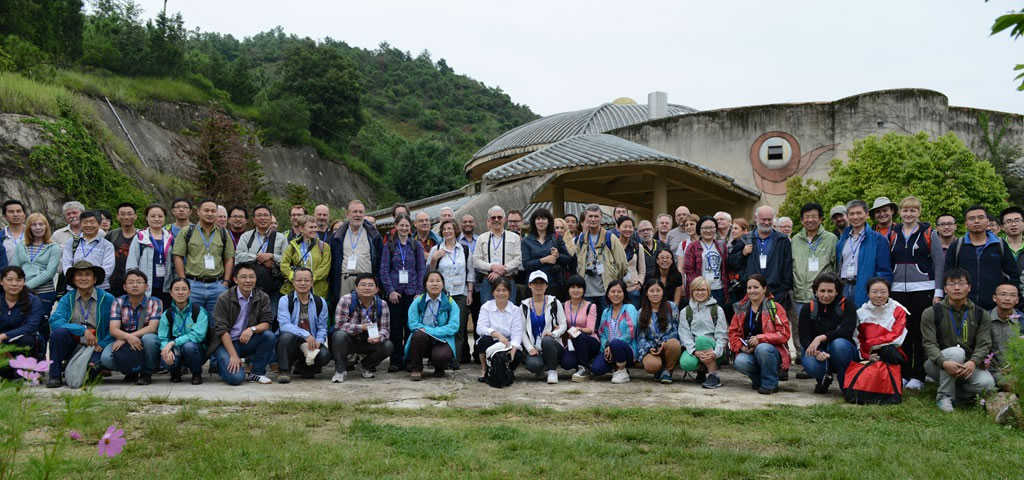 ����ν�����Ⱥ��ʯ��