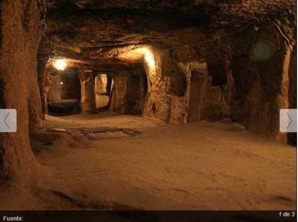 土耳其男子整修父亲留下的房子时发现屋底4000平方公尺古罗马时期的地下城