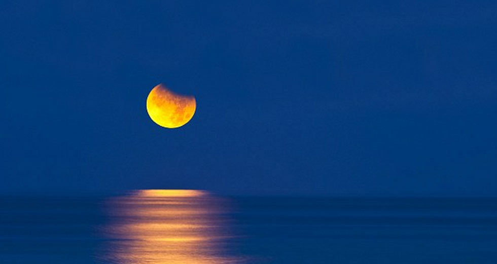 我们的行星被认为是和一个火星大小的物体碰撞后产生的