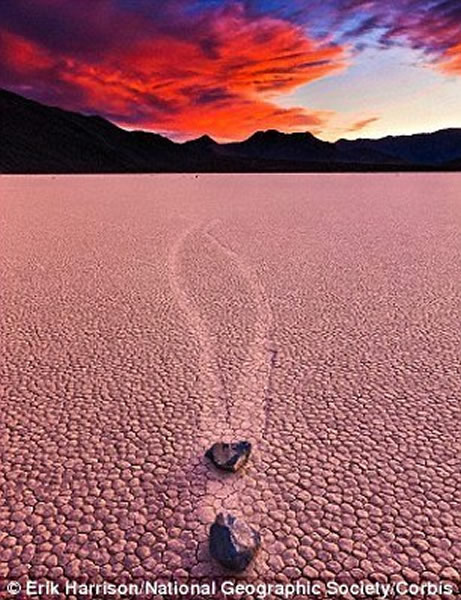 破解美国加州死亡谷国家公园“石头会走路”之谜