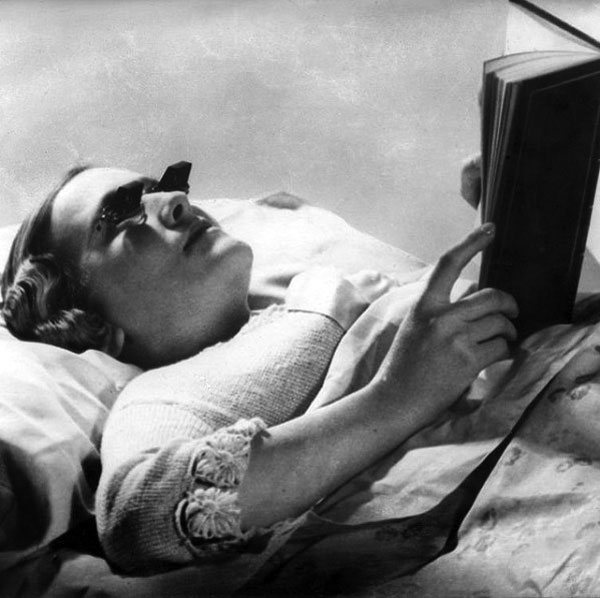 懒人读书眼镜,床上看书不用坐起来。