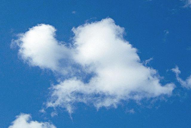 苏格兰人拍到天空中出现“独立云”:状如缺失的英国版图