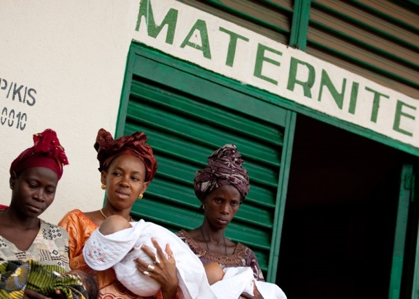 ���Ϲ����棺Ӥ������1Сʱ�ڳ�ĸ���������