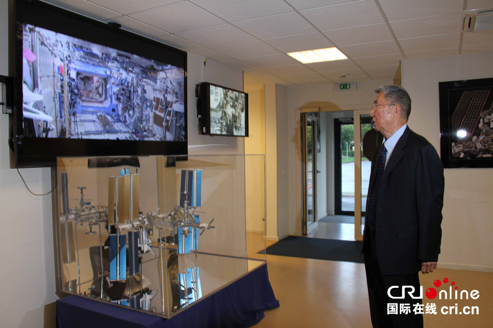 美籍华人物理学家丁肇中