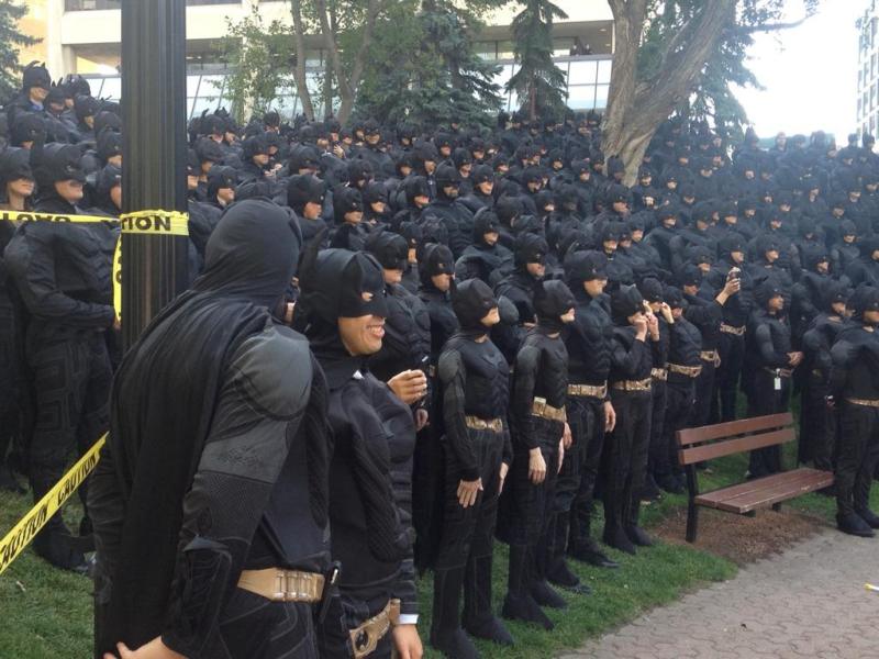 Nexen Energy旗下542名员工齐齐扮蝙蝠侠