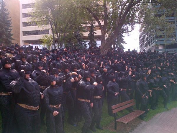 有蝙蝠侠兴奋得手舞足动