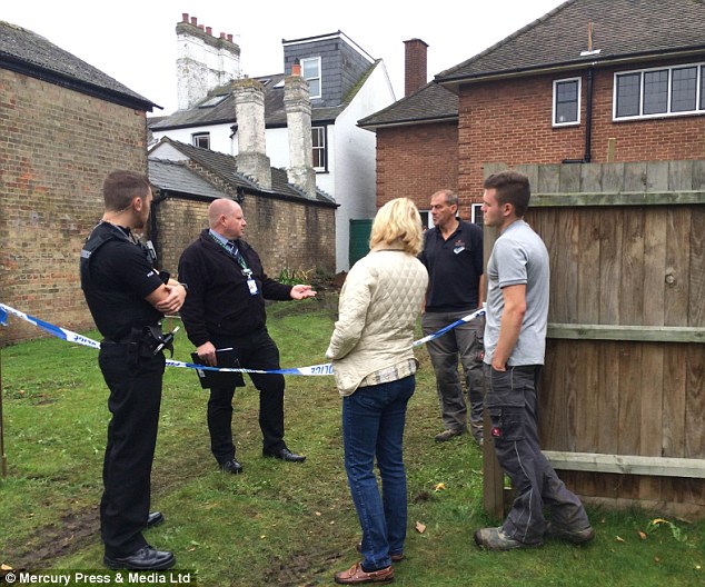 Ӣ������԰�����ڵ�2��150��ǰ��ͷ�׹�