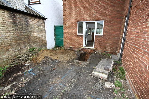 Ӣ������԰�����ڵ�2��150��ǰ��ͷ�׹�