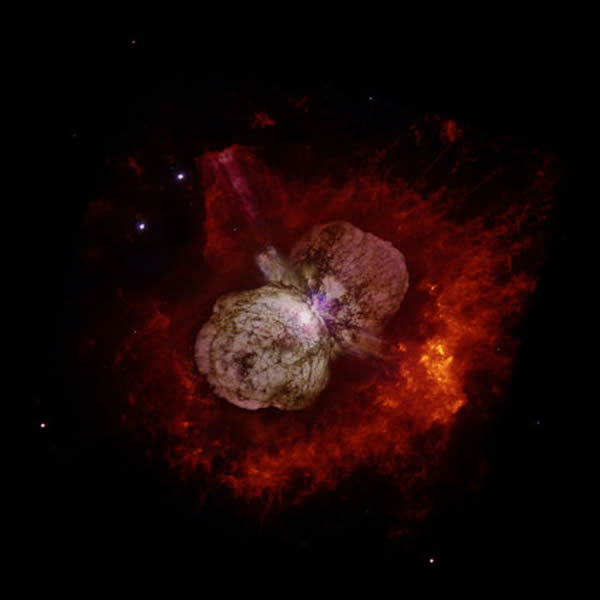 船底星座中的船底座海山二星(Eta Carinae)被认为是距地球最近的一个可能成为超超新星的恒星。