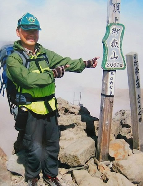 日本御岳山火山喷发 摄影师遇难前拍下火山爆炸场面