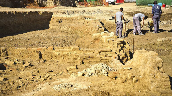 ����������ѧ�ҷ���1492����ײ�������֧����Ѱ���´�½�ĳ����ص�