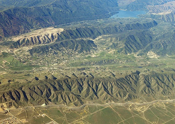 רָжϲ˶ѽӽر㡣ͼΪһζϲ㡣