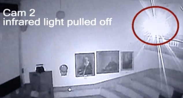 英国利物浦医学研究所监控拍到灵异事件:百年前市长阴魂不散?