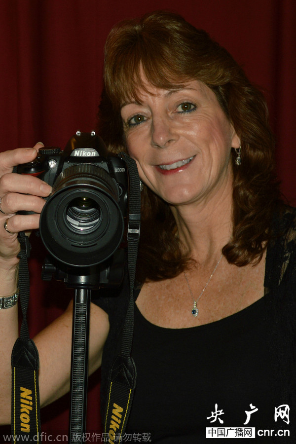 ���ô�Ů�˿��ڷɻ���Խ���ձȺ��Ͽ�ʱ�ĵ�����Ծ�޺硱�澰