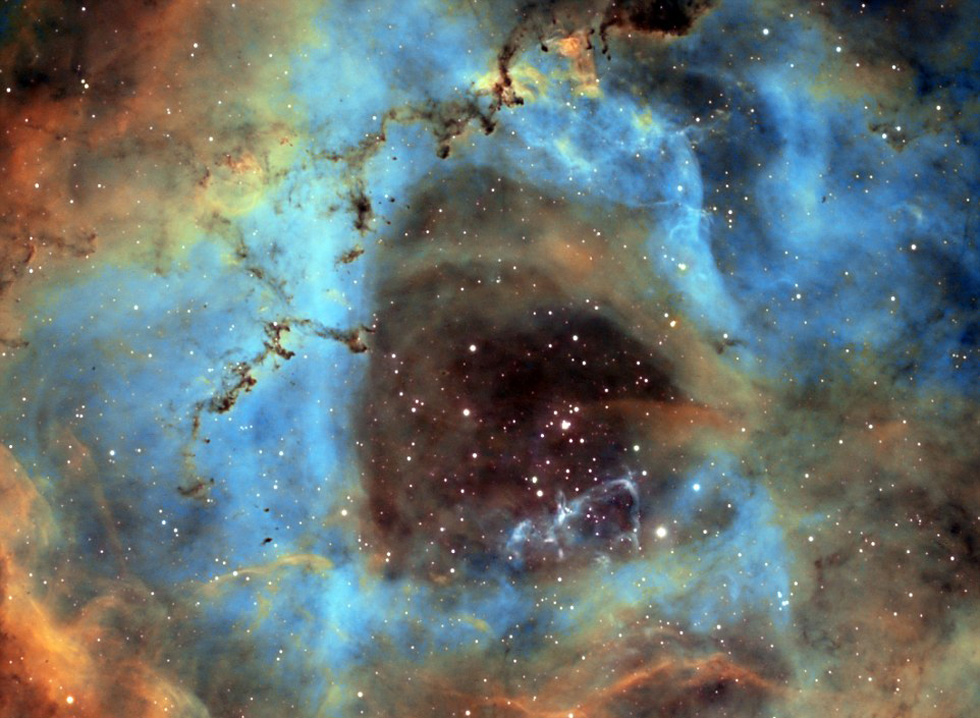 美国70岁业余天文爱好者在自家后院用小型天文望远镜捕捉壮美的超新星遗迹