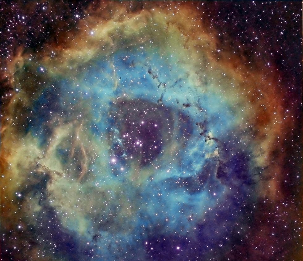 美国70岁业余天文爱好者在自家后院用小型天文望远镜捕捉壮美的超新星遗迹