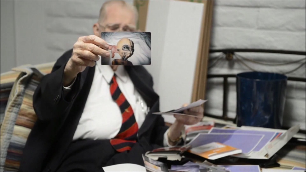 美国洛克希德马丁公司前工程临终前曝光外星人照片:18名外星人仍在51区工作