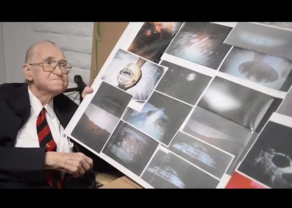 布什曼展示声称属外星人真身的照片