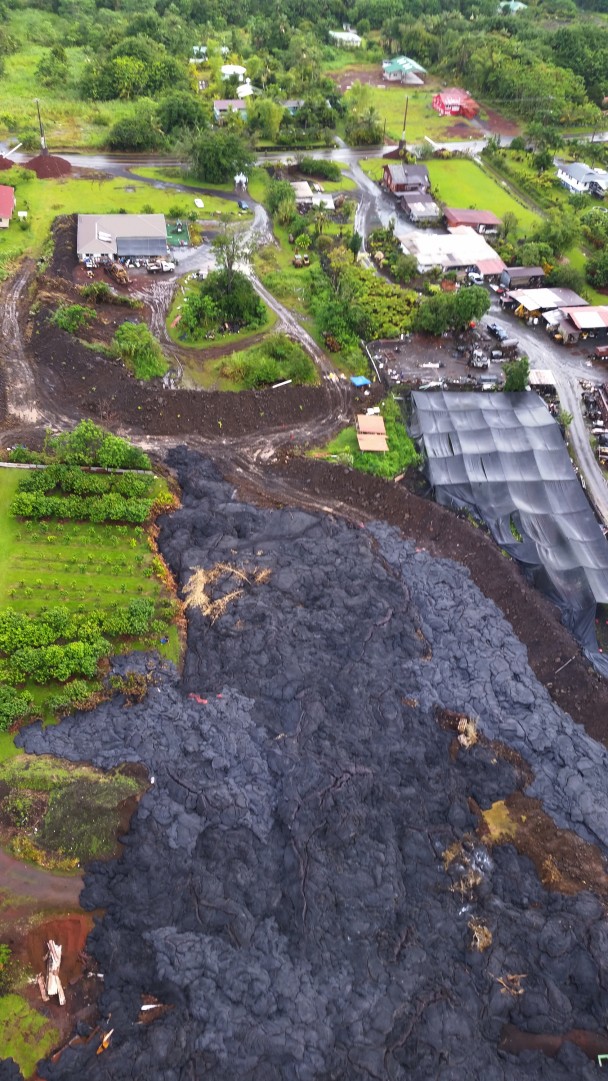 火山熔岩在过去数周一直迫近帕霍瓦镇