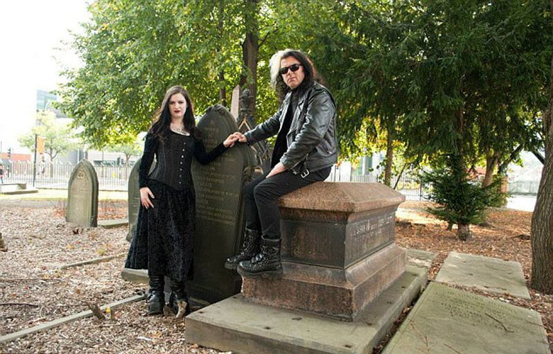 Ӣ������˹��һ�Է����Գ�����ʵ�����е���Ѫ��