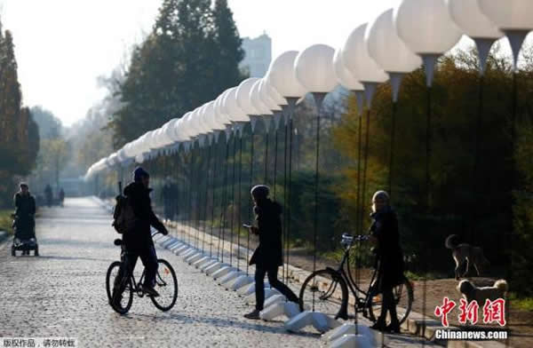 ����ʱ��2014��11��6�գ��¹����֣�8000ֻ���⺤������ԭ����ǽ����·�߰ڷţ�11��9��������Щ����Я���ŷ��ߵĸ�����Ϣ�ŷ�ҹ�ա�