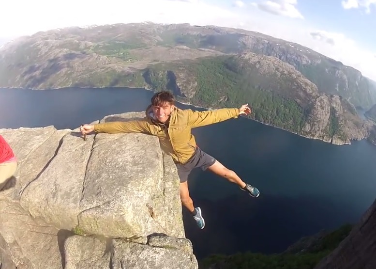 ���¿�ץס��ʯ�е�һ�ζ�С���������������������±��ϣ���������