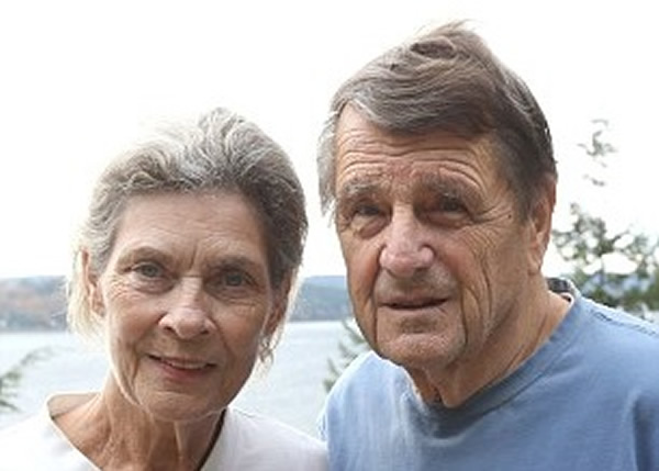 西博尔德的父亲(右)批评NTSB不负责任