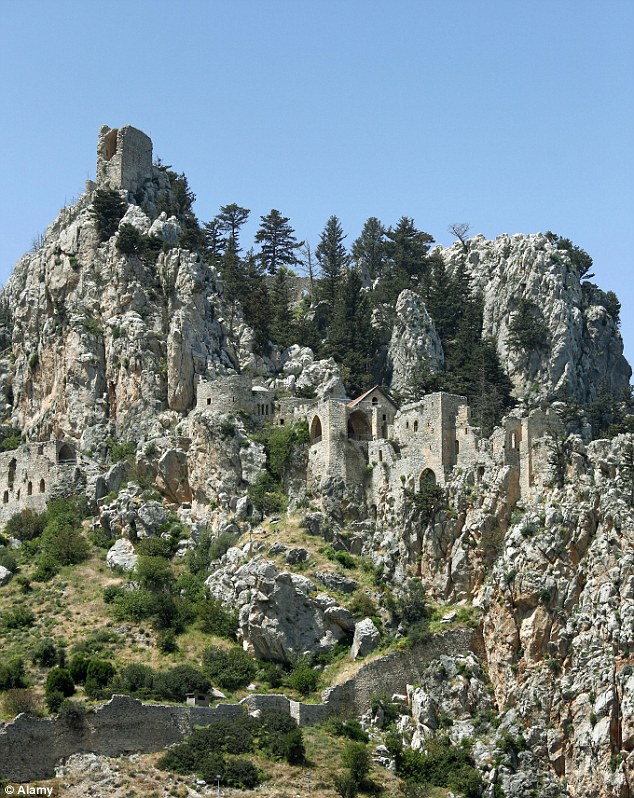 英国夫妇在塞浦路斯拍到同一个“幽灵”3次