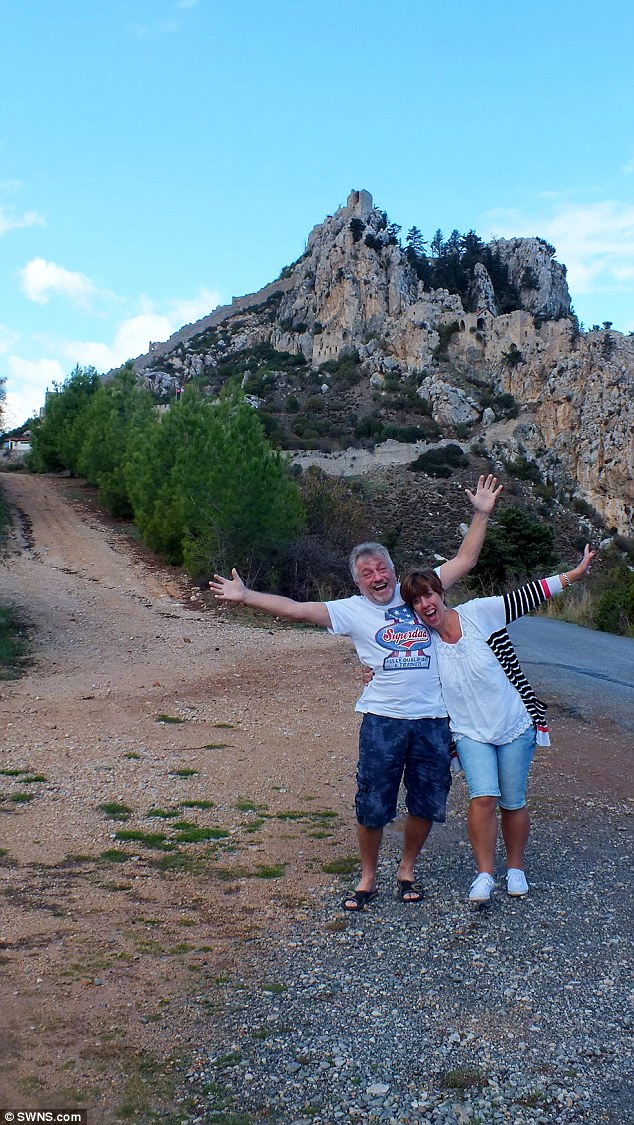 英国夫妇在塞浦路斯拍到同一个“幽灵”3次