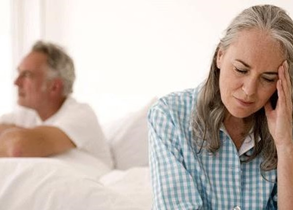 专家建议当局向年纪较大的夫妻,提供婚姻辅导。