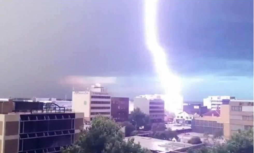 当天白天天气炎热,风暴卷从新南威尔士州通过。