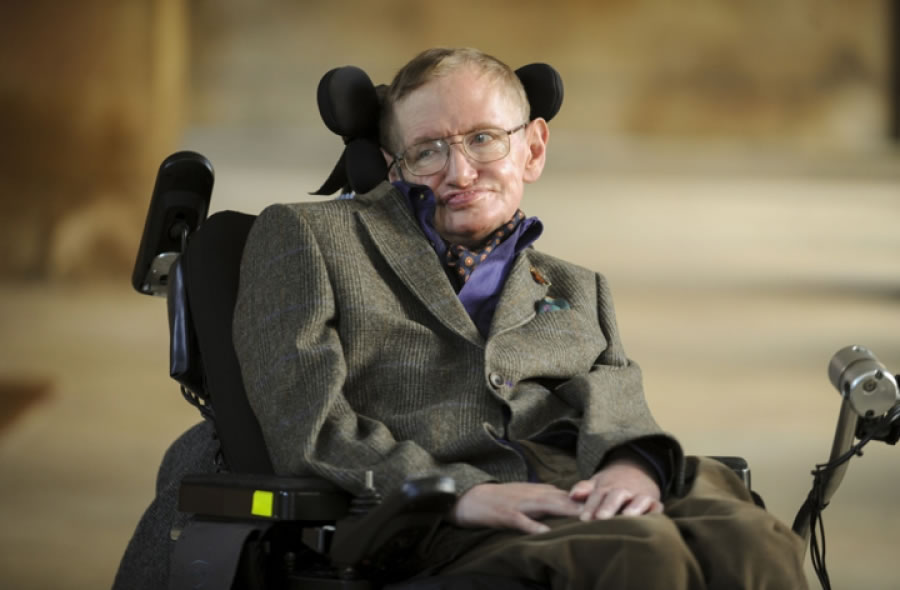 物理学家霍金想在007系列电影中演坏人